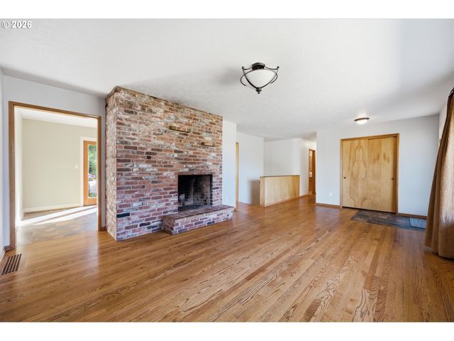 15122 Se LA BONITA Way, Milwaukie, OR 97267