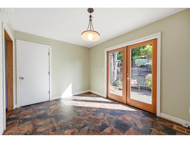 15122 Se LA BONITA Way, Milwaukie, OR 97267