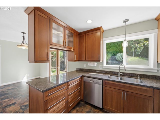 15122 Se LA BONITA Way, Milwaukie, OR 97267