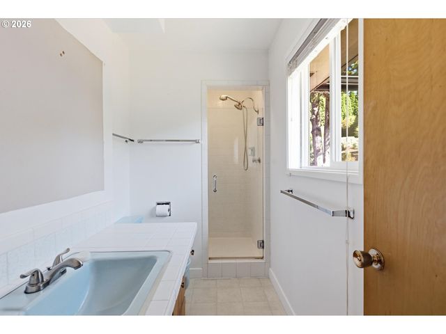 15122 Se LA BONITA Way, Milwaukie, OR 97267