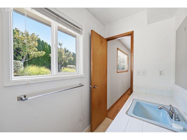 15122 Se LA BONITA Way, Milwaukie, OR 97267