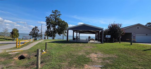 50 Nassau Lane, Point Blank, TX 77364
