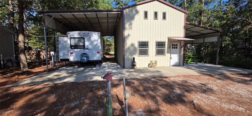50 Nassau Lane, Point Blank, TX 77364
