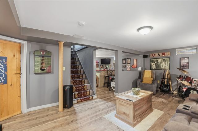 120 APPIAN Way, East Providence, RI 02914