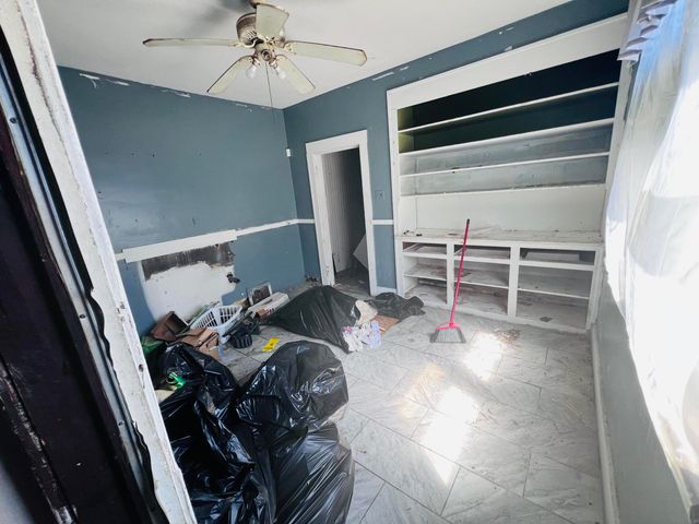 18040 St Louis Avenue, Detroit, MI 48234