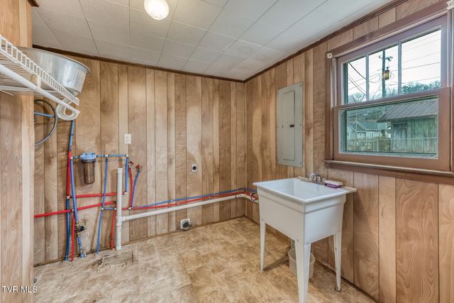 708 North Main Avenue, Erwin, TN 37650