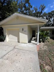 1512 E 1ST AVENUE, Mount Dora, FL 32757