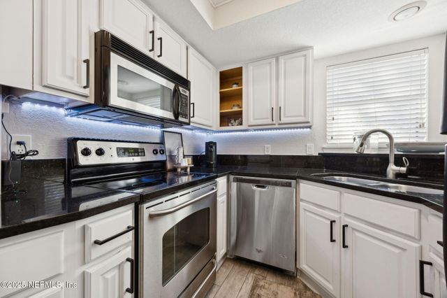 831 SHORELINE Circle, Ponte Vedra Beach, FL 32082