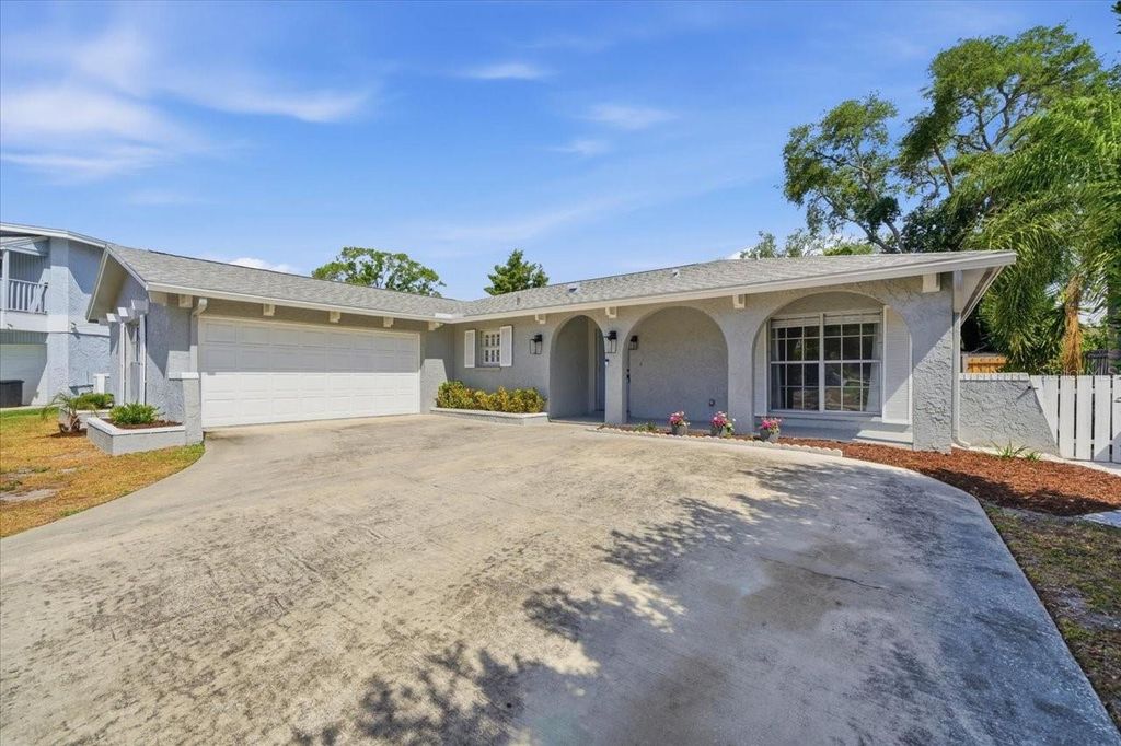 11875 90TH AVENUE, Seminole, FL 33772