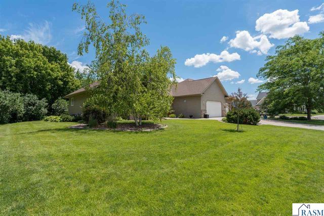 2346 Abbywood Lane, North Mankato, MN 56003
