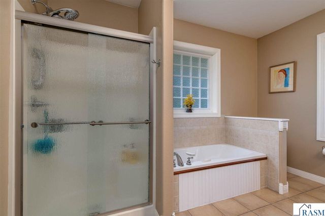 2346 Abbywood Lane, North Mankato, MN 56003