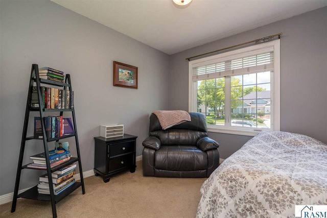 2346 Abbywood Lane, North Mankato, MN 56003