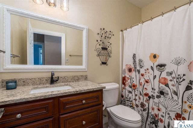 2346 Abbywood Lane, North Mankato, MN 56003