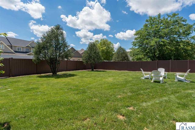 2346 Abbywood Lane, North Mankato, MN 56003
