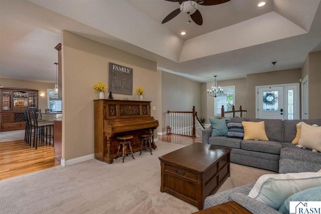 2346 Abbywood Lane, North Mankato, MN 56003