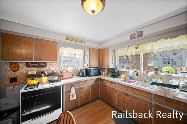 1560 Hamilton Avenue NW, Grand Rapids, MI 49504