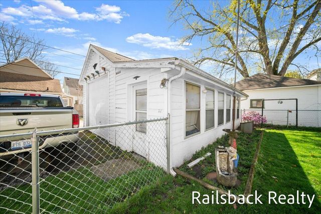 1560 Hamilton Avenue NW, Grand Rapids, MI 49504