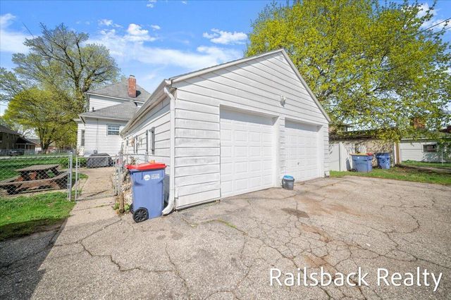 1560 Hamilton Avenue NW, Grand Rapids, MI 49504