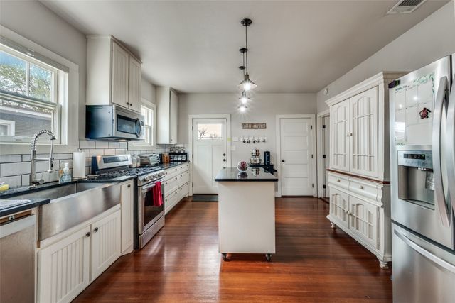 2236 Alston Avenue, Fort Worth, TX 76110