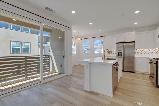 426 Lobata, Irvine, CA 92618