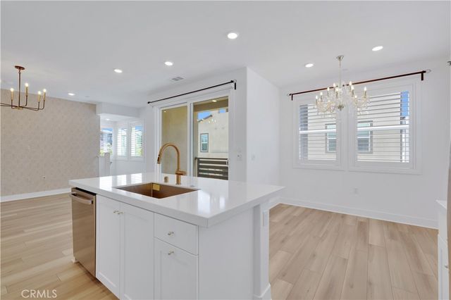 426 Lobata, Irvine, CA 92618