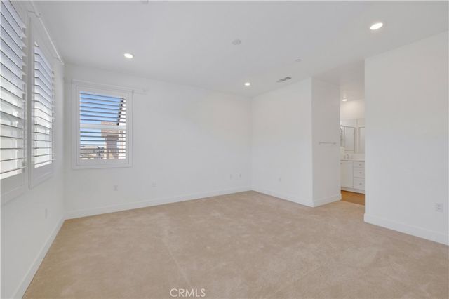 426 Lobata, Irvine, CA 92618