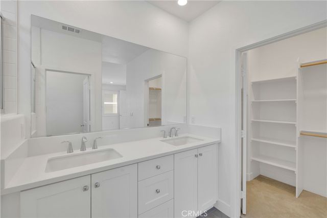 426 Lobata, Irvine, CA 92618