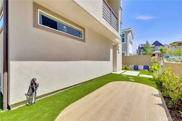 426 Lobata, Irvine, CA 92618