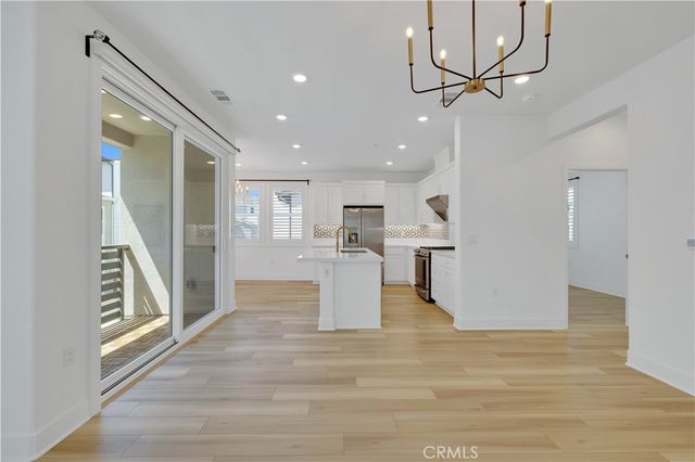 426 Lobata, Irvine, CA 92618