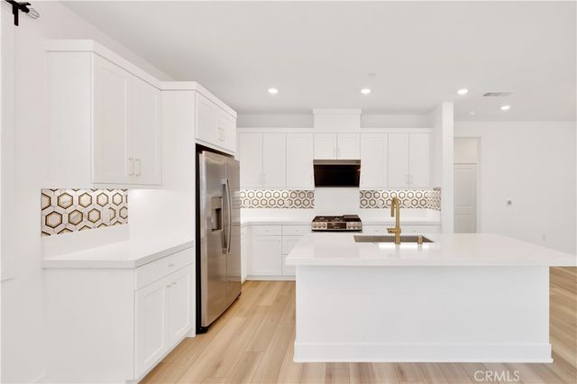 426 Lobata, Irvine, CA 92618
