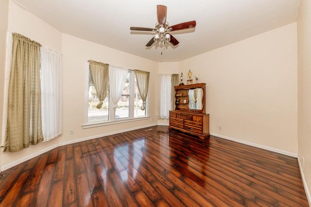 932 S Layton BOULEVARD, Milwaukee, WI 53215