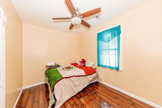 932 S Layton BOULEVARD, Milwaukee, WI 53215