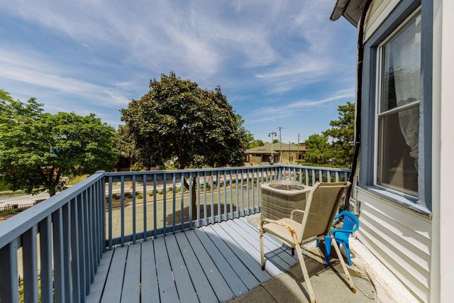 932 S Layton BOULEVARD, Milwaukee, WI 53215
