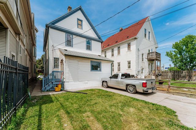 932 S Layton BOULEVARD, Milwaukee, WI 53215