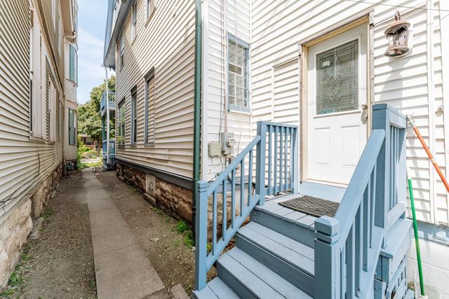 932 S Layton BOULEVARD, Milwaukee, WI 53215