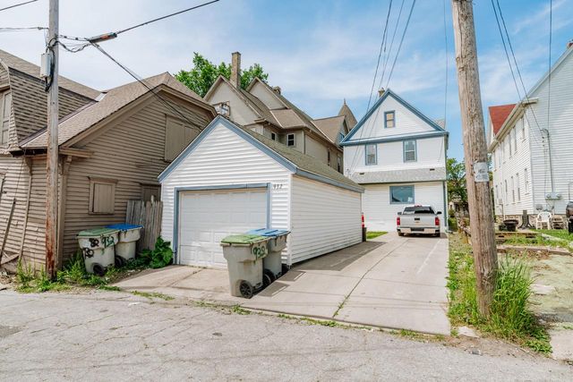 932 S Layton BOULEVARD, Milwaukee, WI 53215
