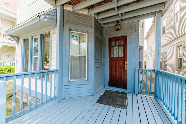 932 S Layton BOULEVARD, Milwaukee, WI 53215
