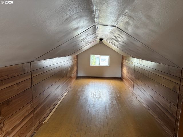 242 S 16TH St, St Helens, OR 97051