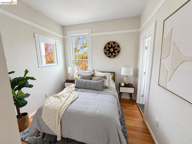 1324 Burnett, Berkeley, CA 94702