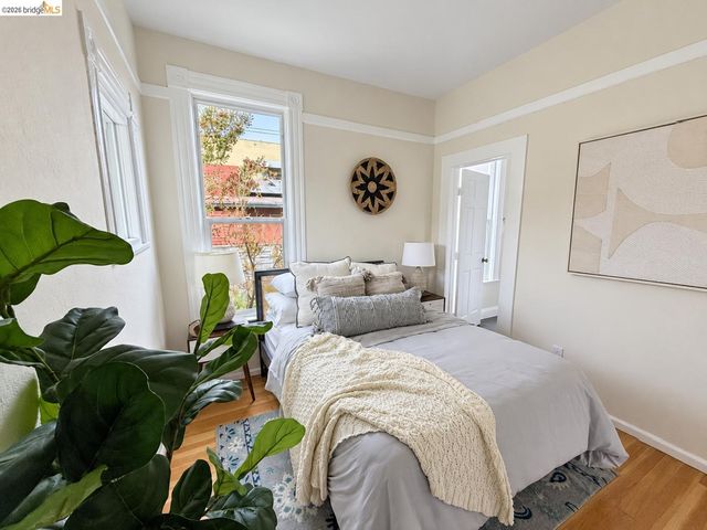 1324 Burnett, Berkeley, CA 94702