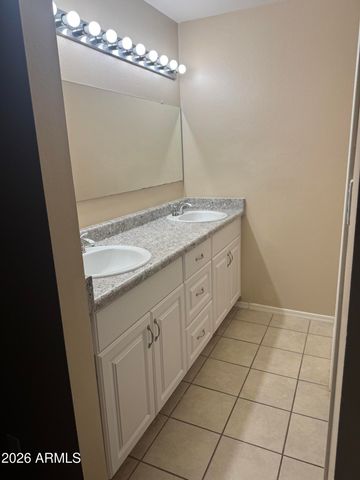 532 E 4th Place, Mesa, AZ 85203