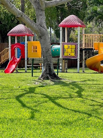 6866 NW 173rd Dr 610, Hialeah, FL 33015