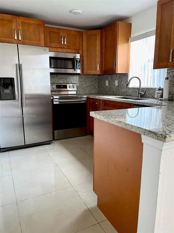 6866 NW 173rd Dr 610, Hialeah, FL 33015