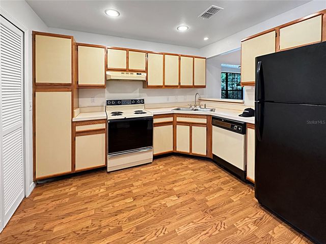 5100 BURCHETTE ROAD 900, Tampa, FL 33647