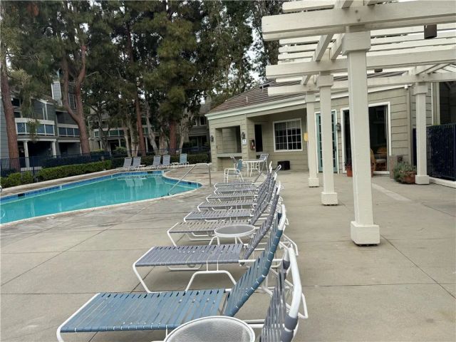 7532 Seaspring 201, Huntington Beach, CA 92648