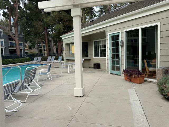 7532 Seaspring 201, Huntington Beach, CA 92648
