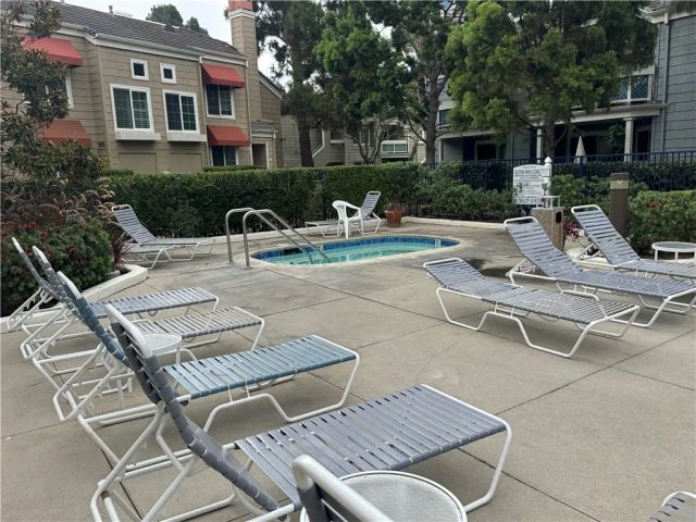7532 Seaspring 201, Huntington Beach, CA 92648