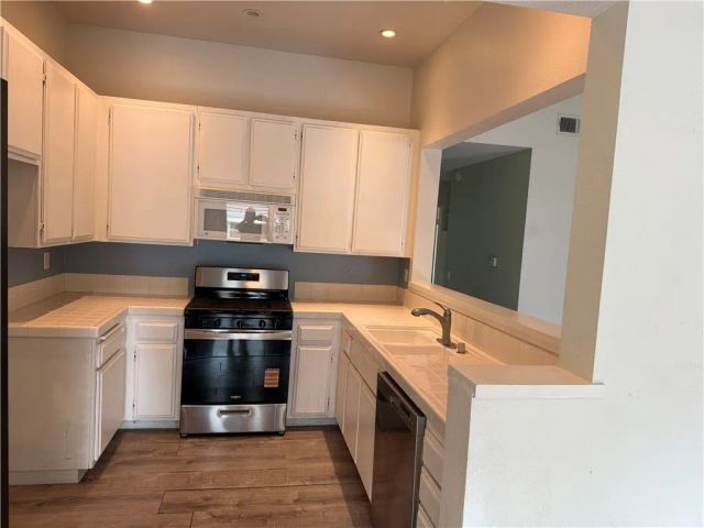 7532 Seaspring 201, Huntington Beach, CA 92648