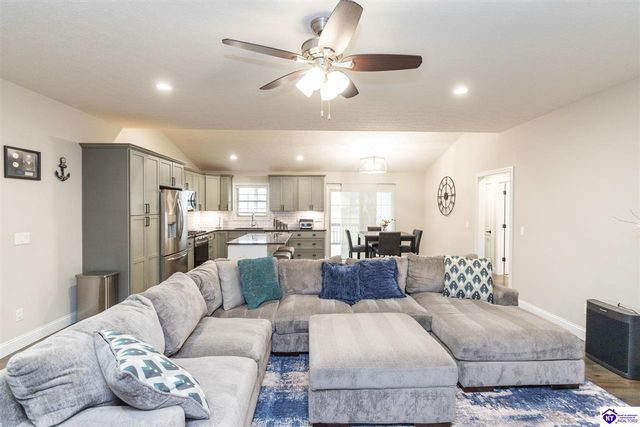 234 Royal Birkdale Court, Vine Grove, KY 41075