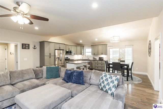 234 Royal Birkdale Court, Vine Grove, KY 41075